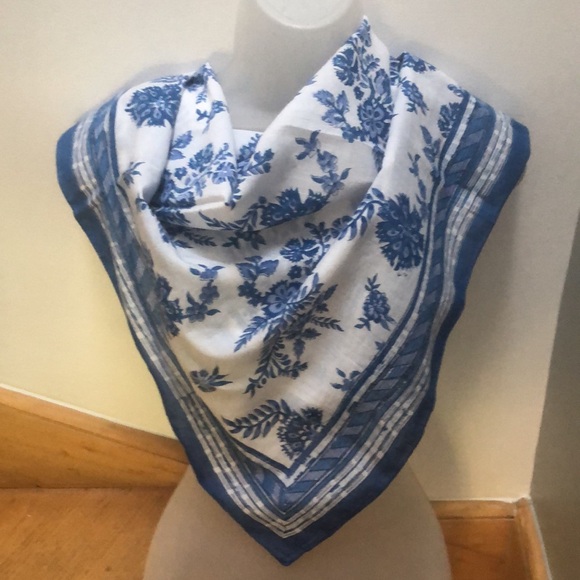 VTG ANOKHI SCARF IN CORNFLOWER BLUE - Picture 1 of 11